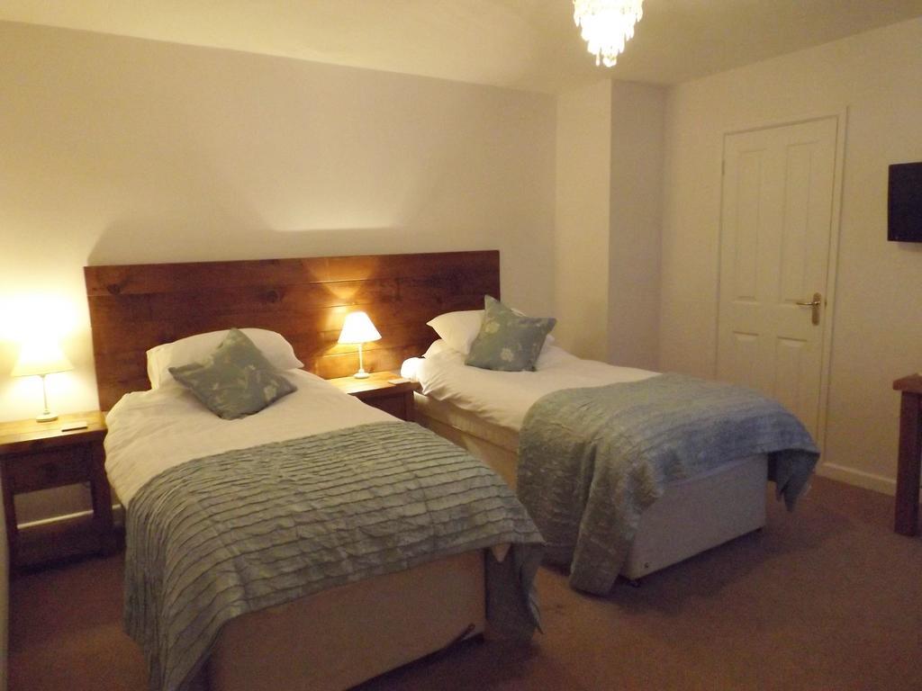 Old Riverview Guest House Earith Oda fotoğraf