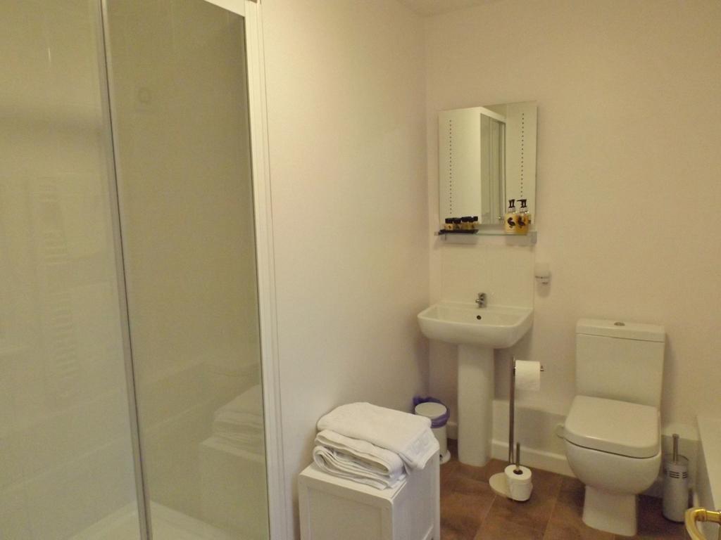 Old Riverview Guest House Earith Oda fotoğraf