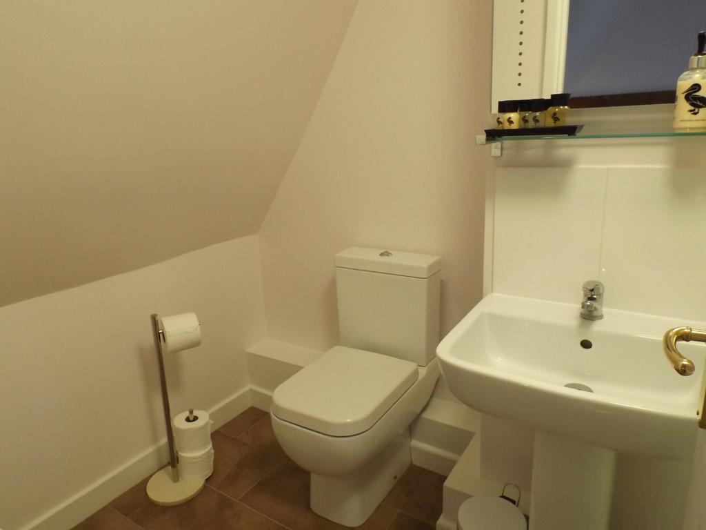 Old Riverview Guest House Earith Oda fotoğraf